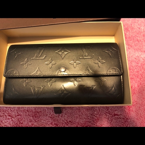 * SOLD* Louis Vuitton wallet - Picture 3 of 8